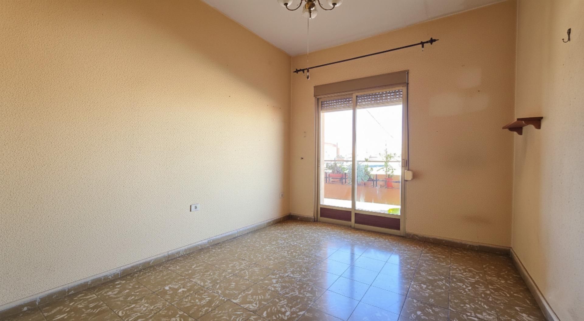 Habitación de Piso en venta en Alicante / Alacant con Balcón
