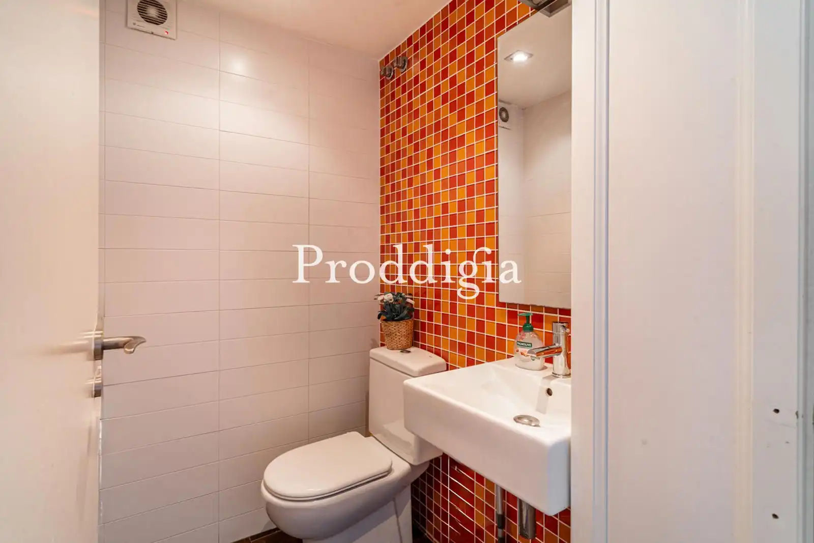 Bathroom of Detached homes for sale in Sant Cugat del Vallès  with Air Conditioner, Heating and Private garden