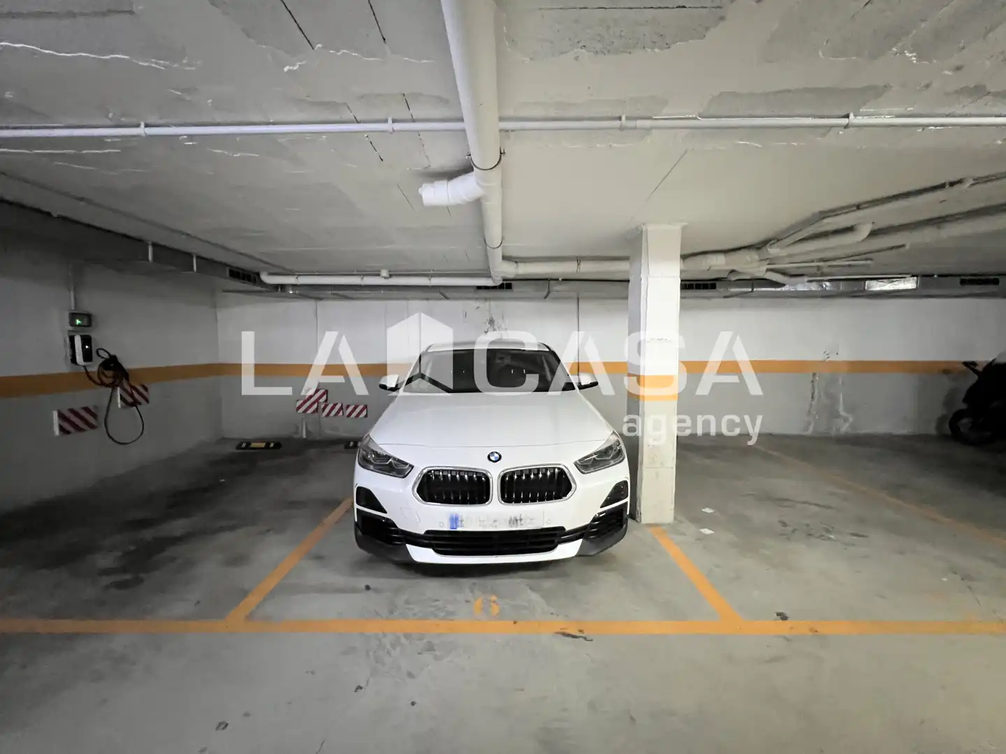 Parkplatz von Dachboden zum Verkauf in Badalona mit Terrasse und Balkon