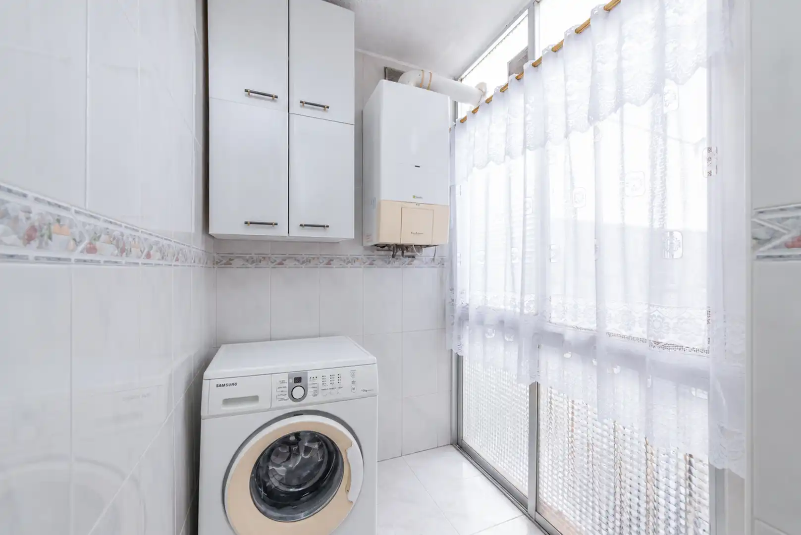 Habitación de Piso en venta en Parla con Calefacción y Terraza
