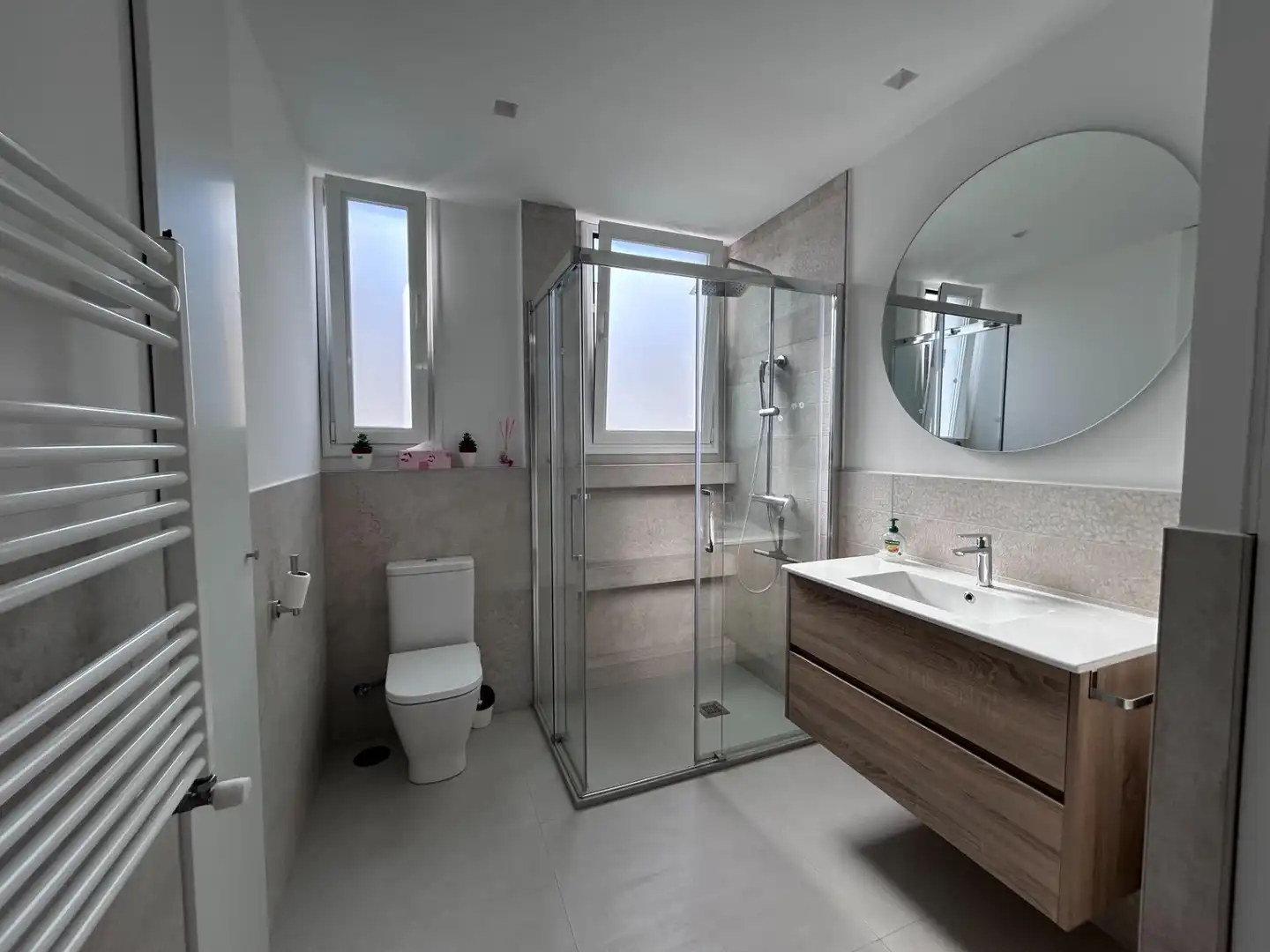 Bathroom of Flat for rent in Madrid  with Air Conditioner, Heating and Terrace