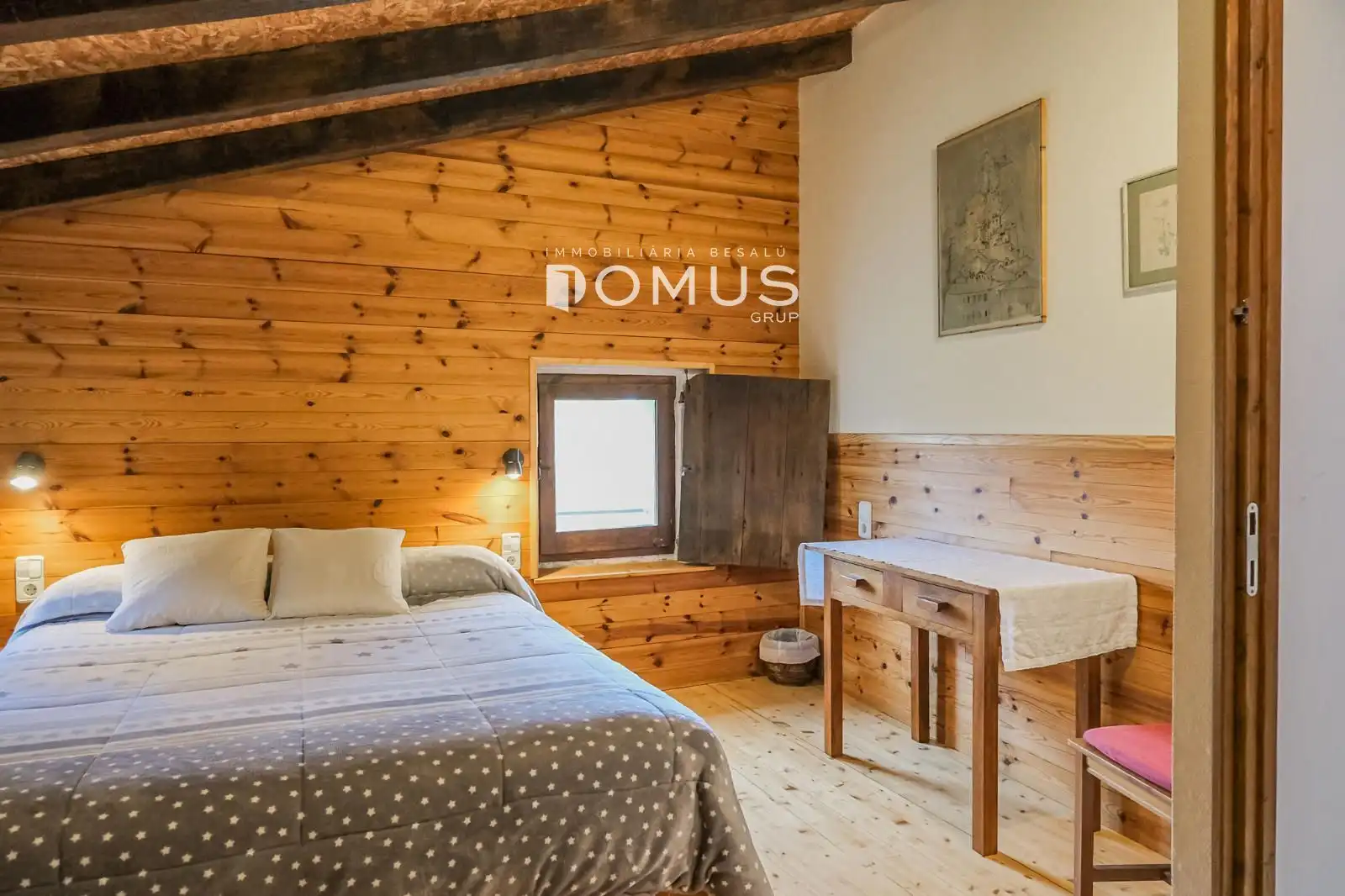 Habitación de Finca rústica en venta en Santa Pau con Calefacción, Parquet y Piscina