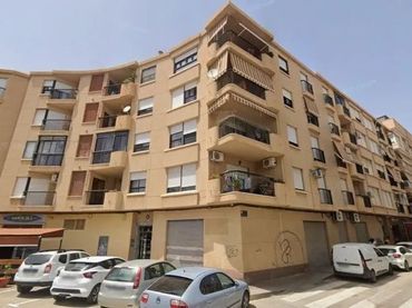 Piso con balcón en venta en REINA SOFIA