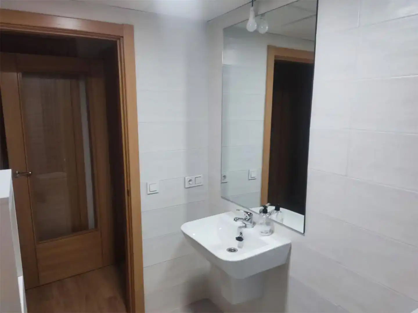 Badezimmer von Wohnung zum Verkauf in Cáceres Capital mit Klimaanlage und Schwimmbad