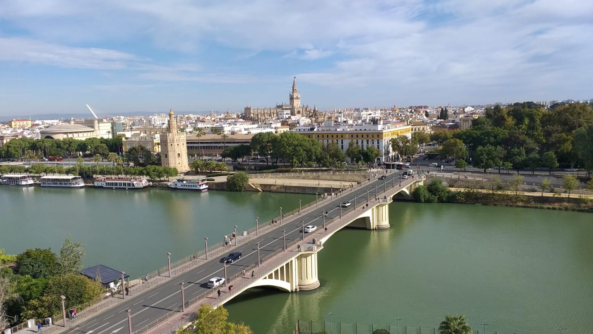 Exterior view of Flat for sale in  Sevilla Capital  with Air Conditioner, Heating and Terrace