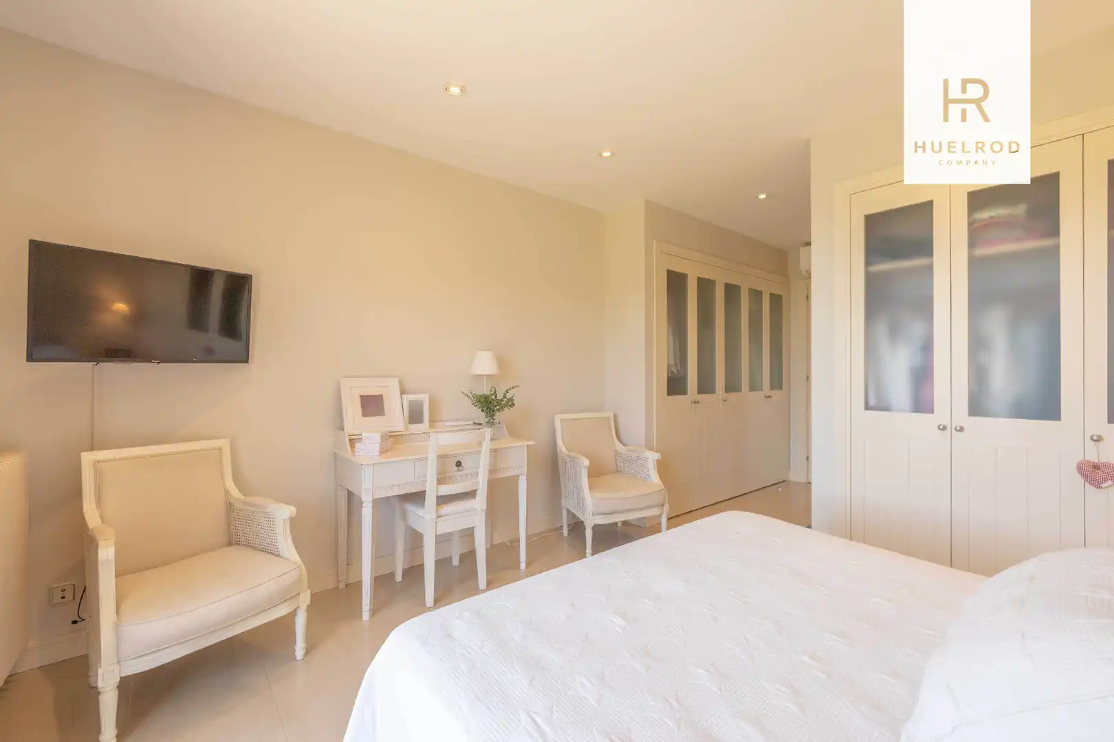 Schlafzimmer von Haus oder Chalet zum Verkauf in Sant Vicenç de Montalt mit Klimaanlage, Heizung und Privatgarten