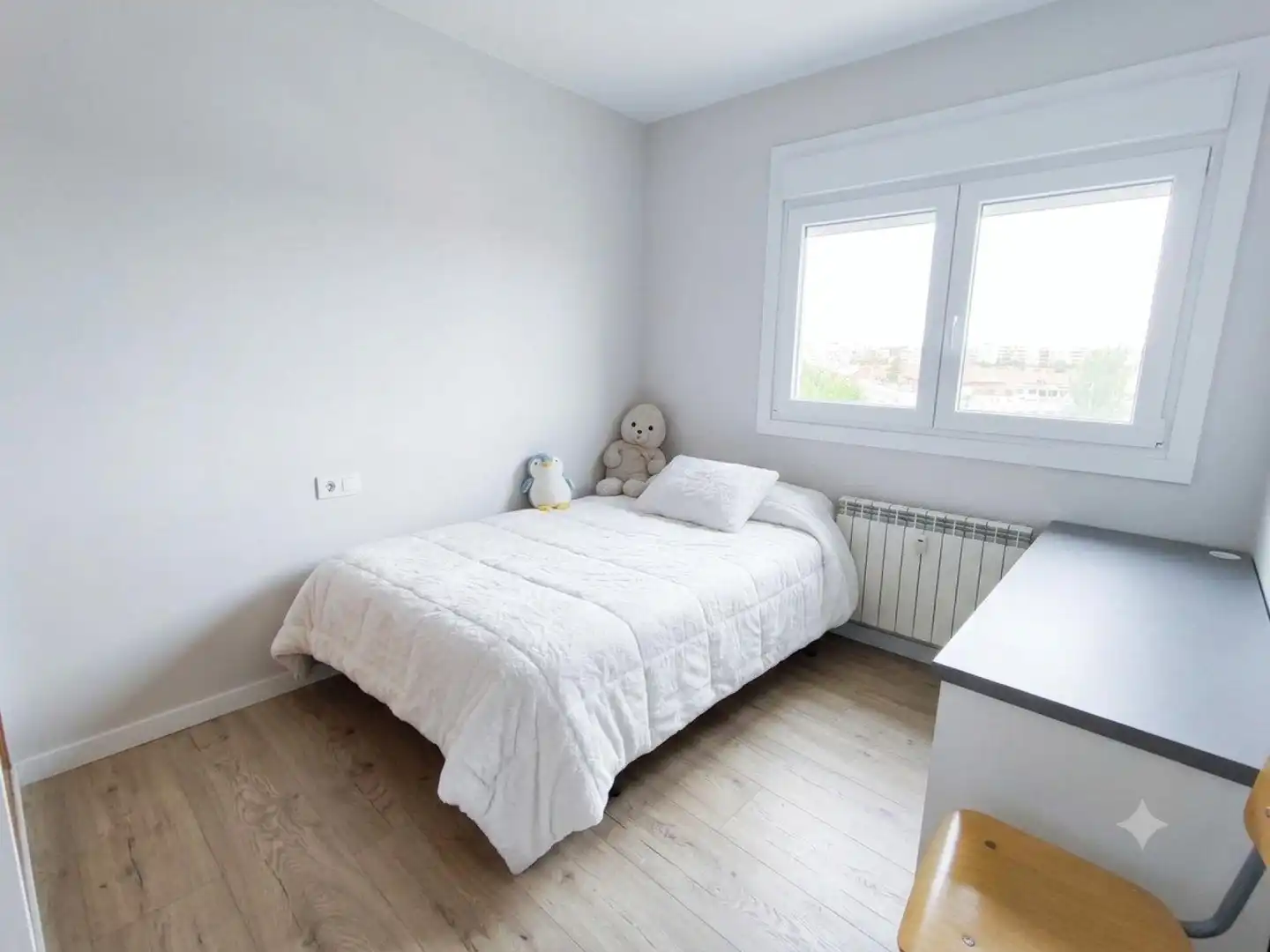 Bedroom of Attic for sale in Zaragoza  with Air Conditioner, Terrace and Balcony