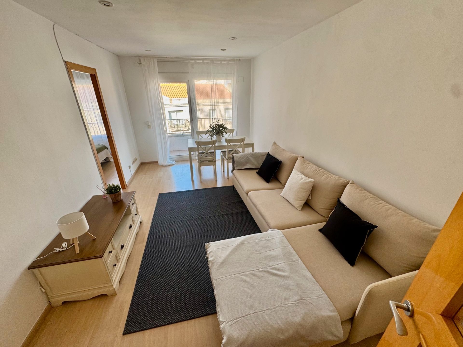 Sala d'estar de Pis de lloguer en Sant Cugat del Vallès amb Aire condicionat, Calefacció i Parquet