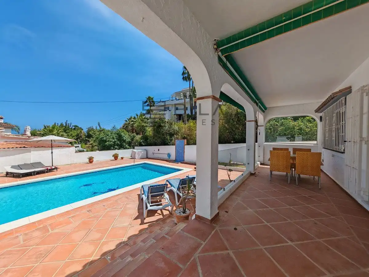 Chalet con piscina en venta en La Capellania, imagen 2