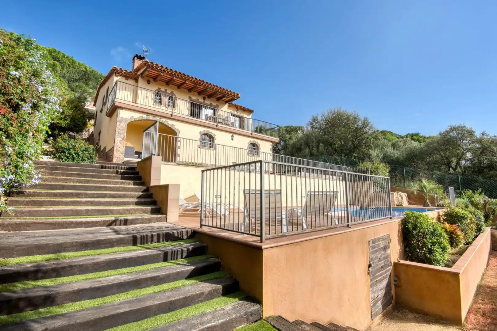 Vista exterior de Casa o xalet en venda en Calonge i Sant Antoni amb Calefacció, Terrassa i Piscina