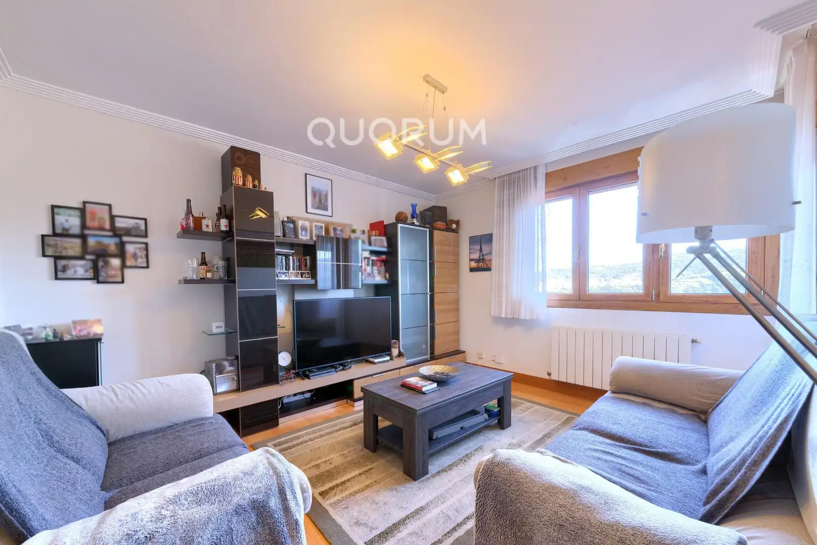 Sala de estar de Piso en venta en Basauri  con Calefacción, Terraza y Amueblado