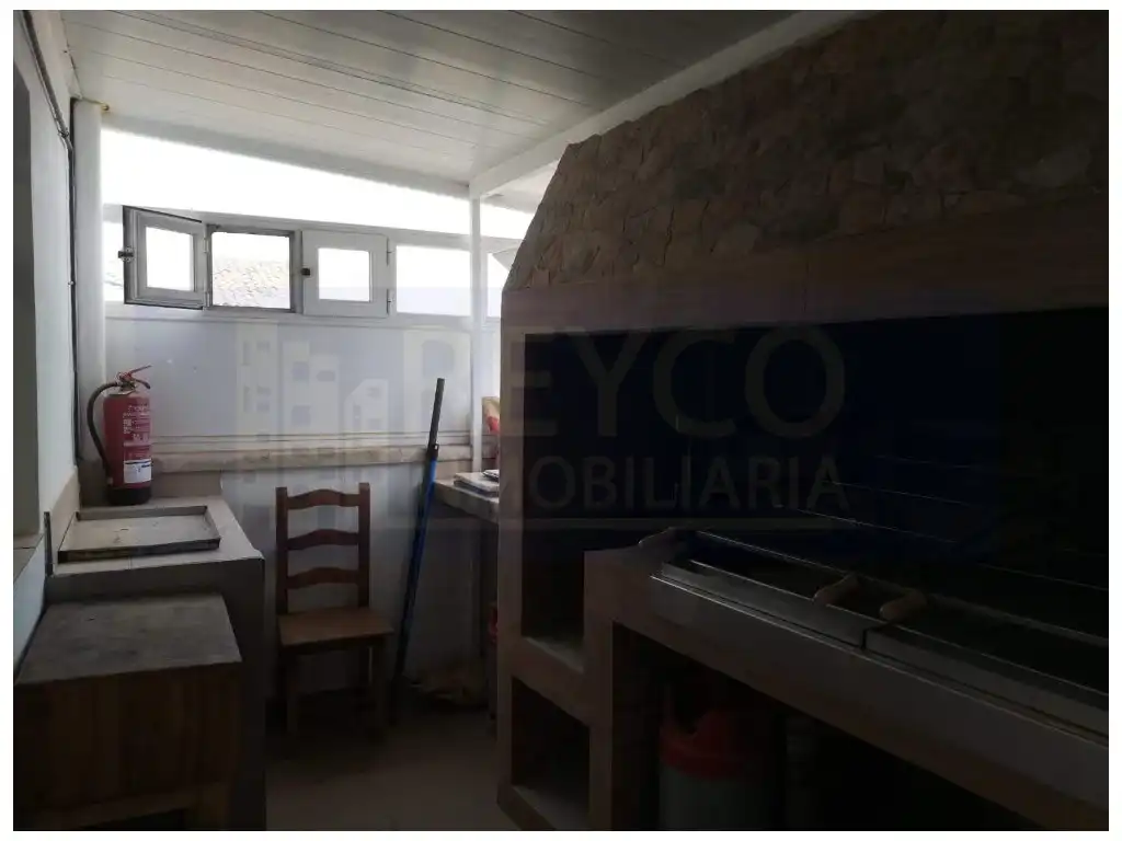 Cocina de Local en venta en Sotés