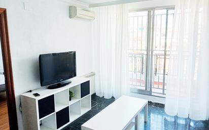 Living room of Attic to rent in  Granada Capital  with Air Conditioner and Balcony