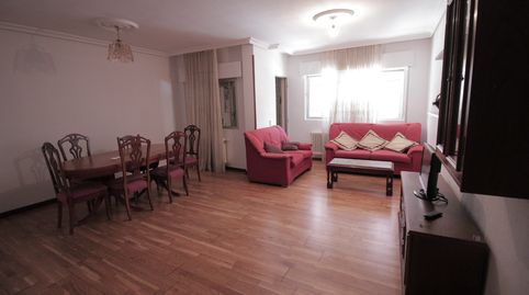 Foto 3 von Wohnung zur Miete in Avenida de España, 15, Centro, Cáceres Capital