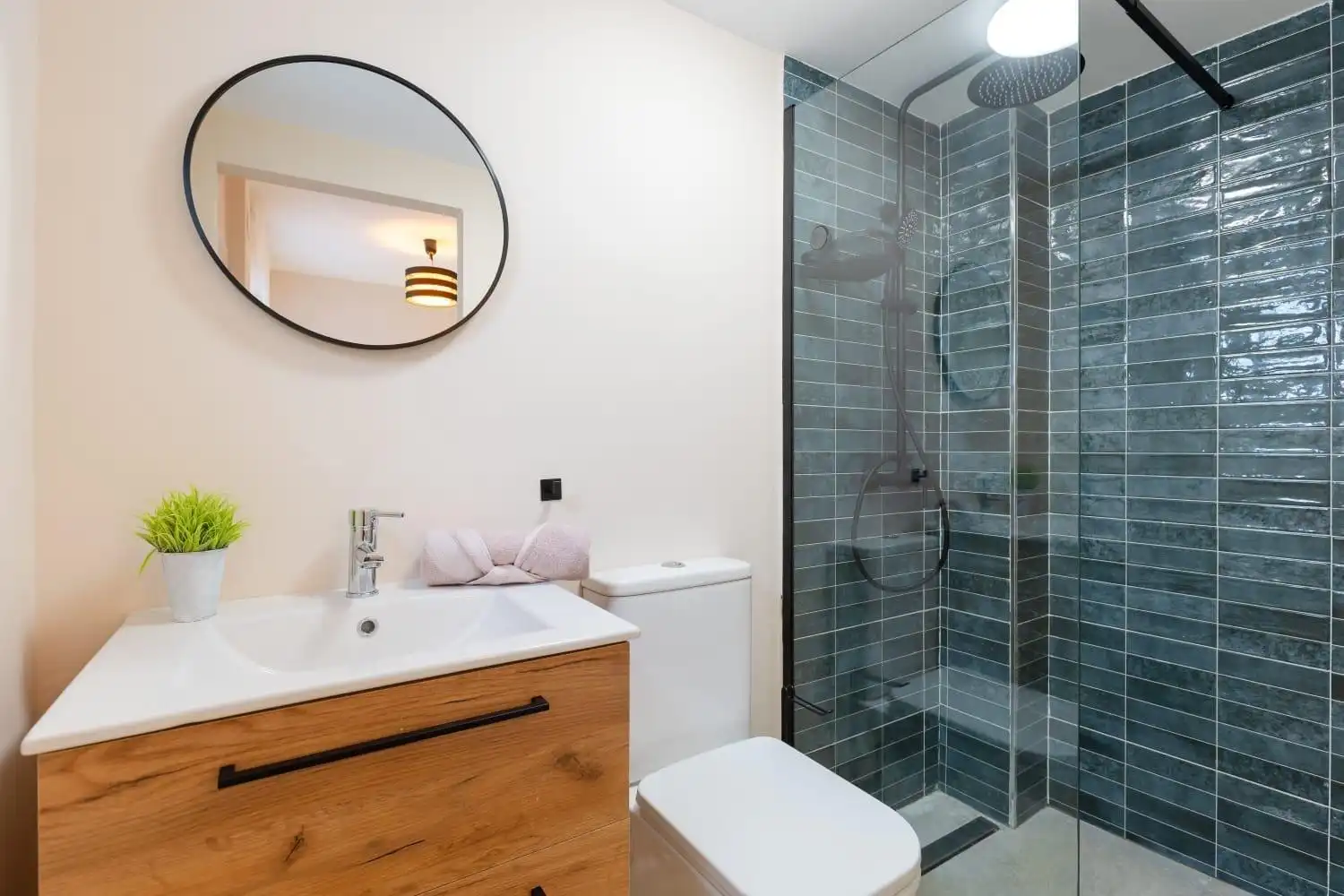 Baño de Planta baja en venta en Torrevieja con Amueblado, Horno y Microondas