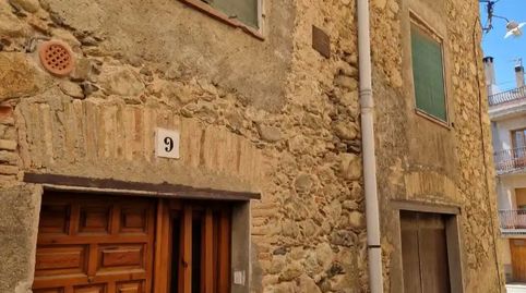 Foto 3 de Casa adosada en venta en Plaça Garriguella, 7, Peralada, Girona