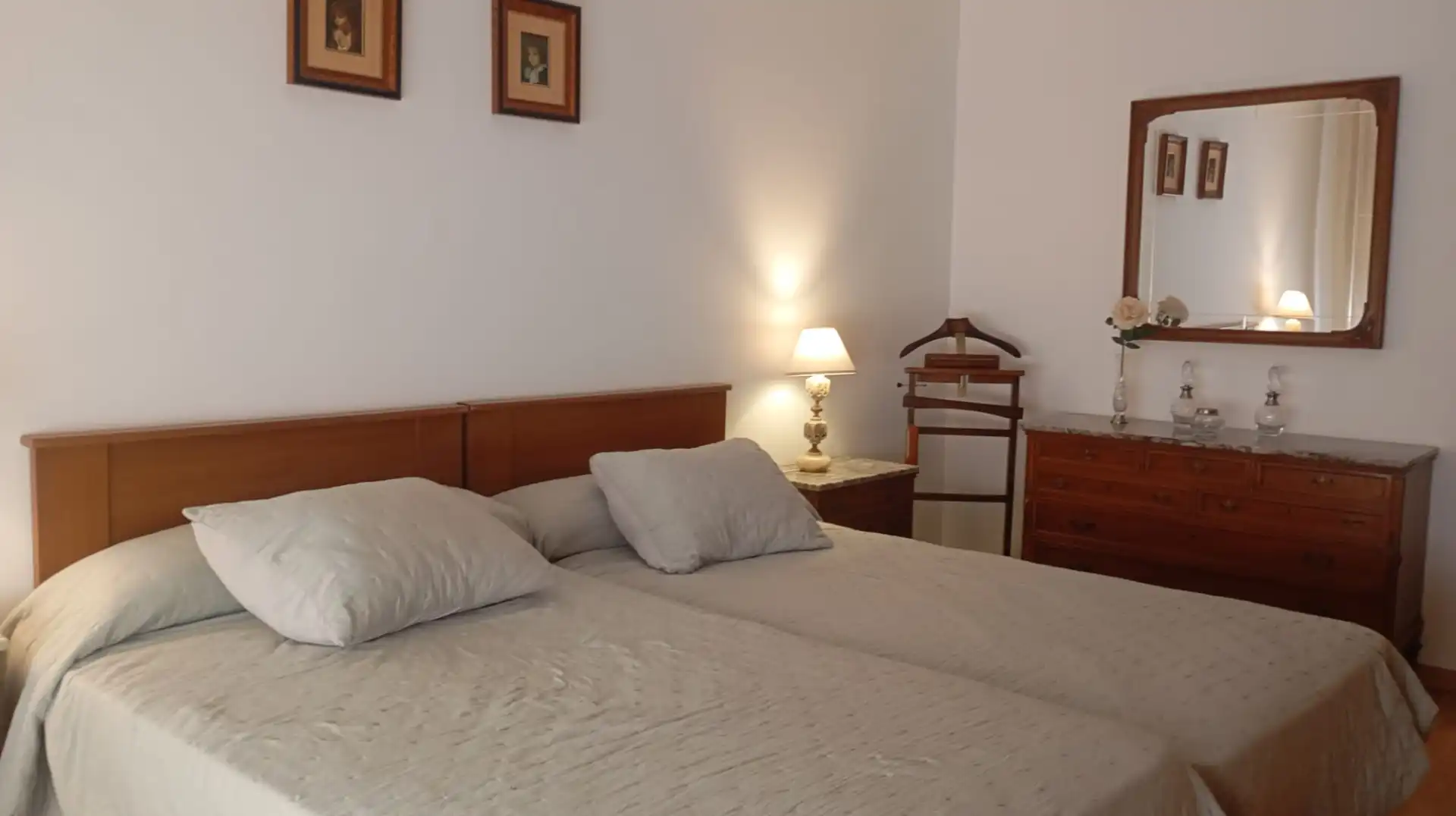 Bedroom of Flat for rent in Zaragoza  with Heating, Parquet flooring and Terrace