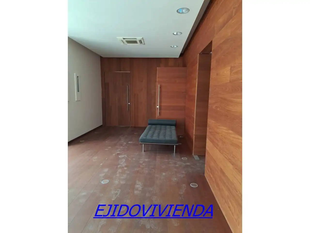 Oficina en venda en Vícar