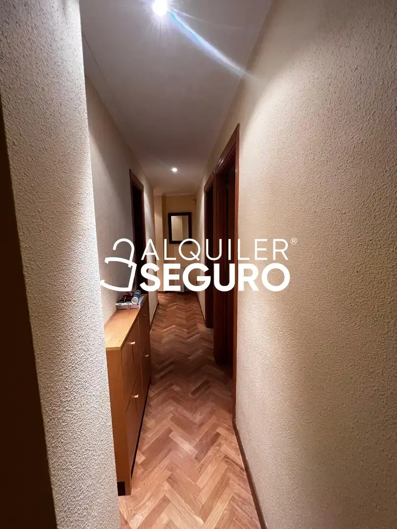 Wohnung zur Miete in Madrid mit Klimaanlage, Heizung und Abstellraum