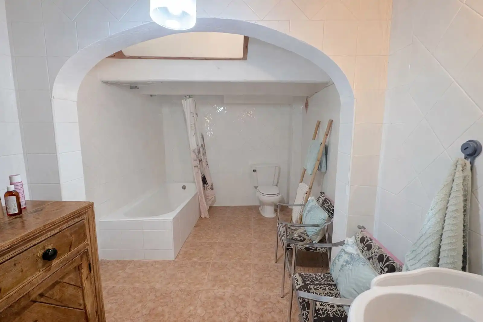 Bathroom of Detached homes for sale in Selva  with Air Conditioner, Heating and Terrace
