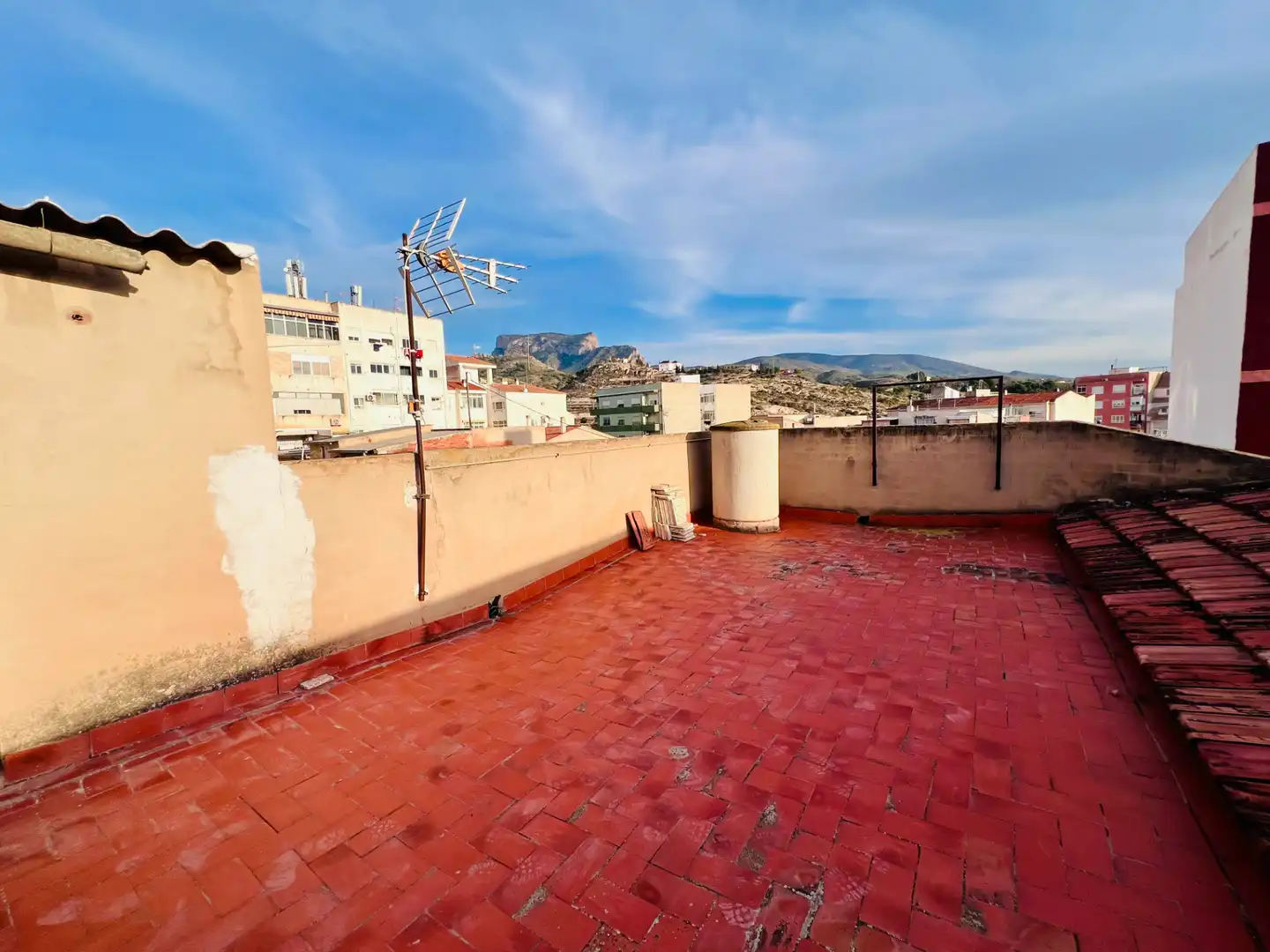 Vista exterior de Piso en venta en Petrer con Terraza