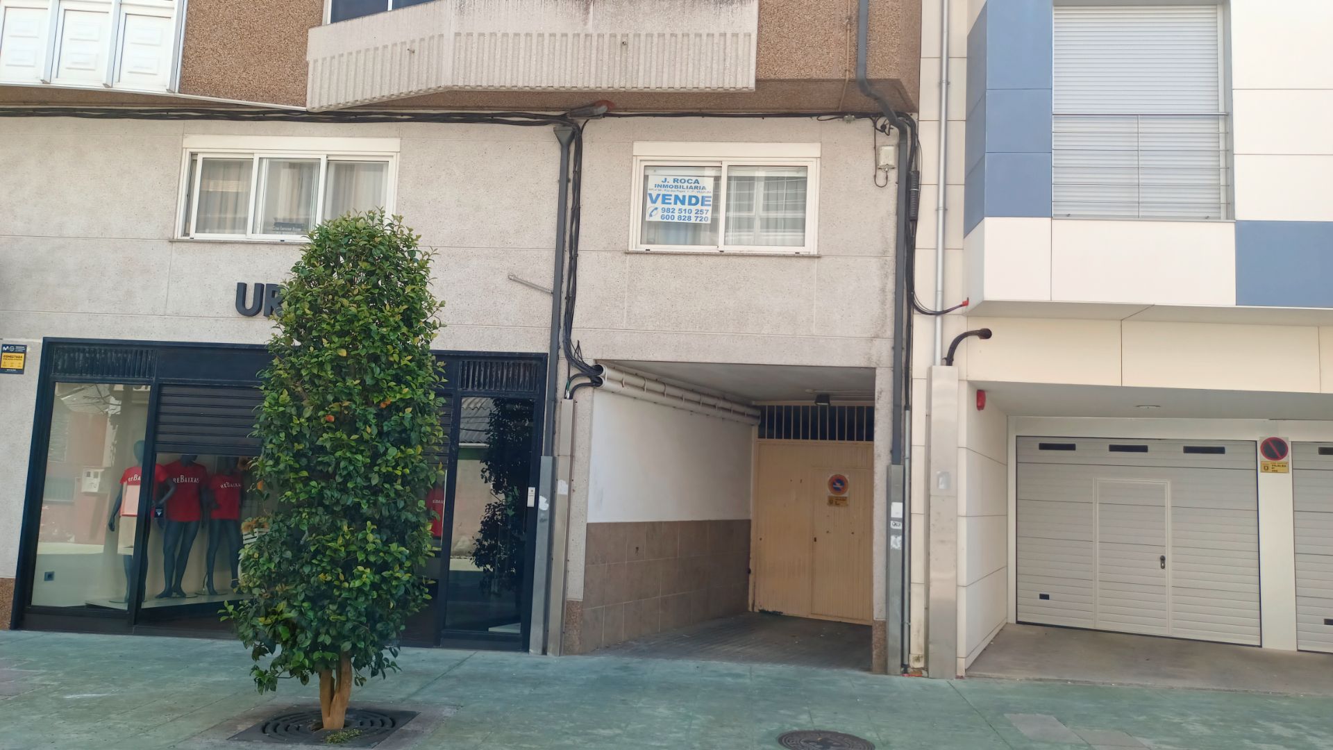 Aparcament de Oficina en venda en Vilalba amb Moblat