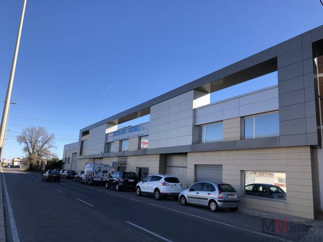 Nave industrial en Alquiler en  Valencia, 127 en Ensanche - Parque Santa Rosa