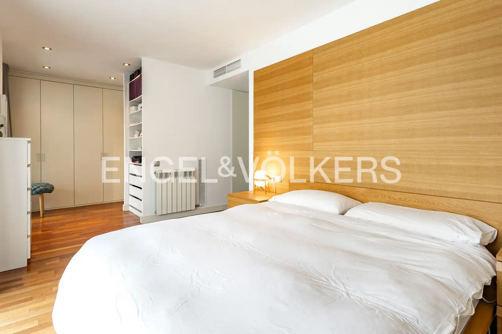 Habitación de Piso en venta en Sant Cugat del Vallès con Aire acondicionado, Calefacción y Jardín privado