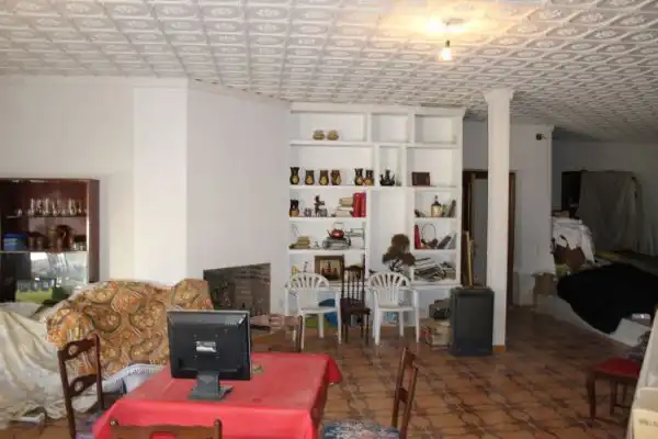 Sala de estar de Casa adosada en venta en Urda con Calefacción, Terraza y Trastero