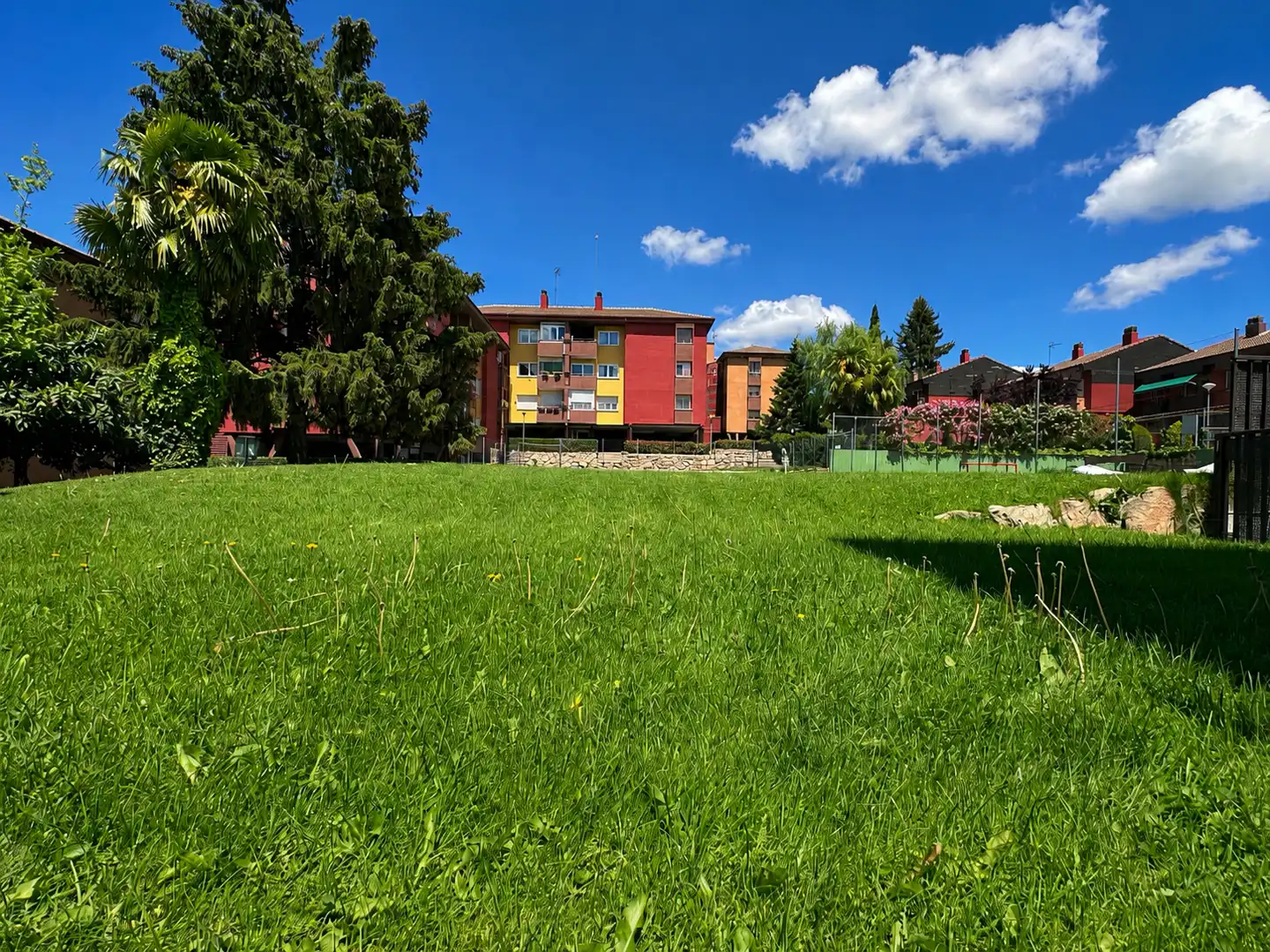 Einfamilien-Reihenhaus zur Miete in Hoyo de Manzanares mit Privatgarten und Gemeinschaftspool
