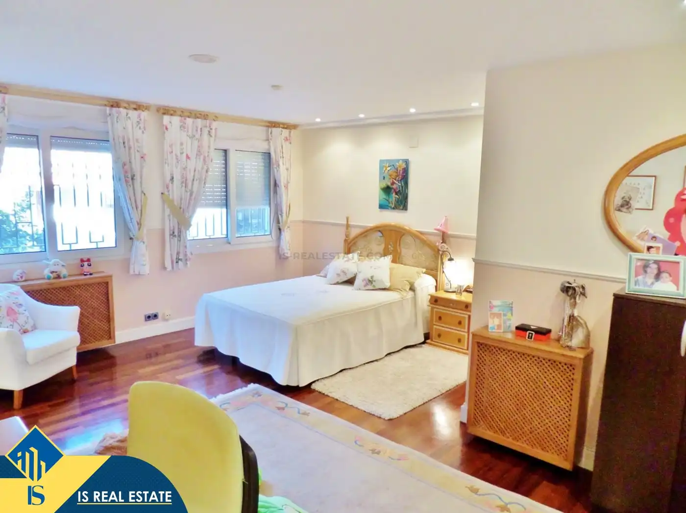 Bedroom of Houses for sale in Alicante / Alacant  with Terrace, Swimming Pool and Furnished