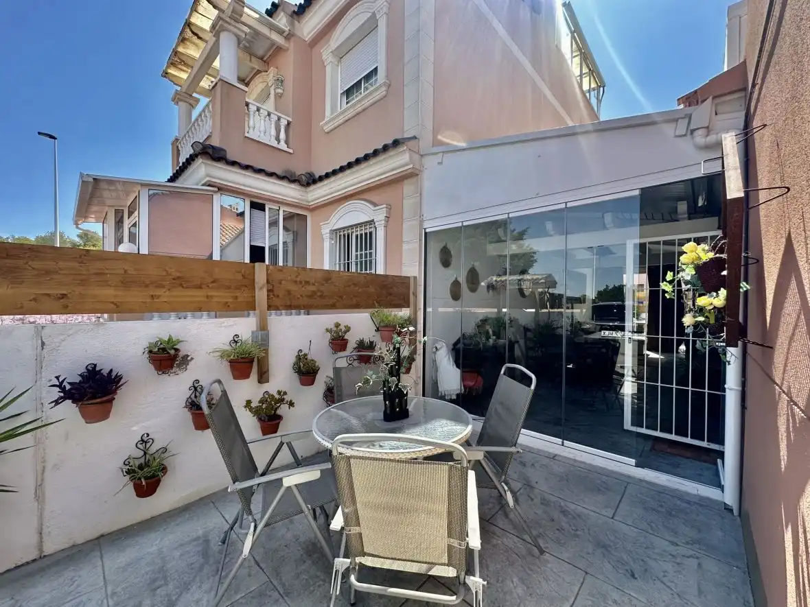 Casa o chalet en venta en AV finlandia, 2, Monte y Mar
