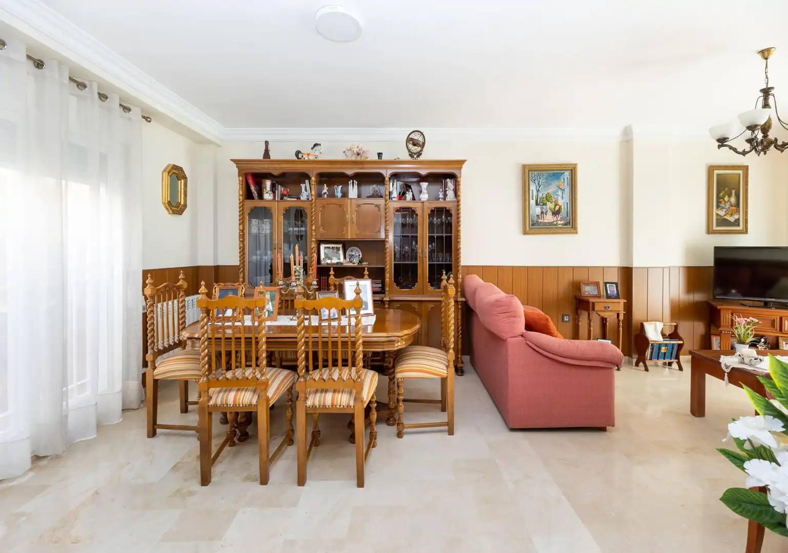 Comedor de Casa adosada en venta en Granada con Calefacción