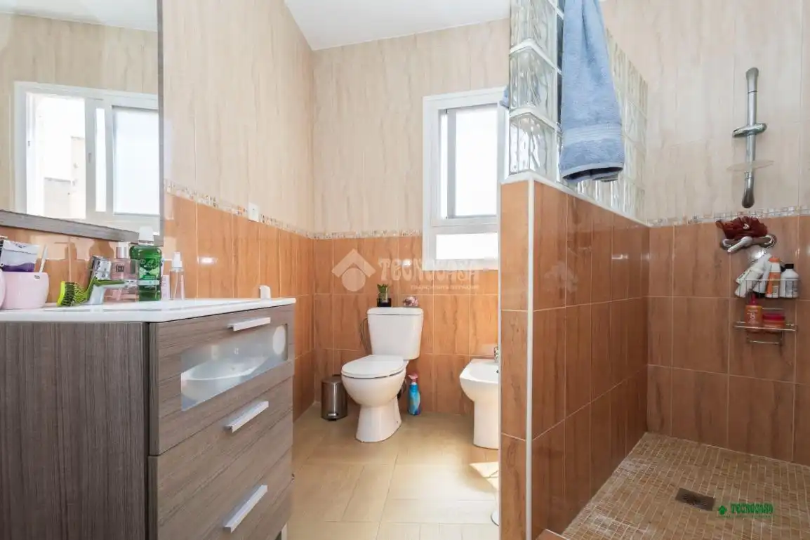 Baño de Piso en venta en Almería con Terraza