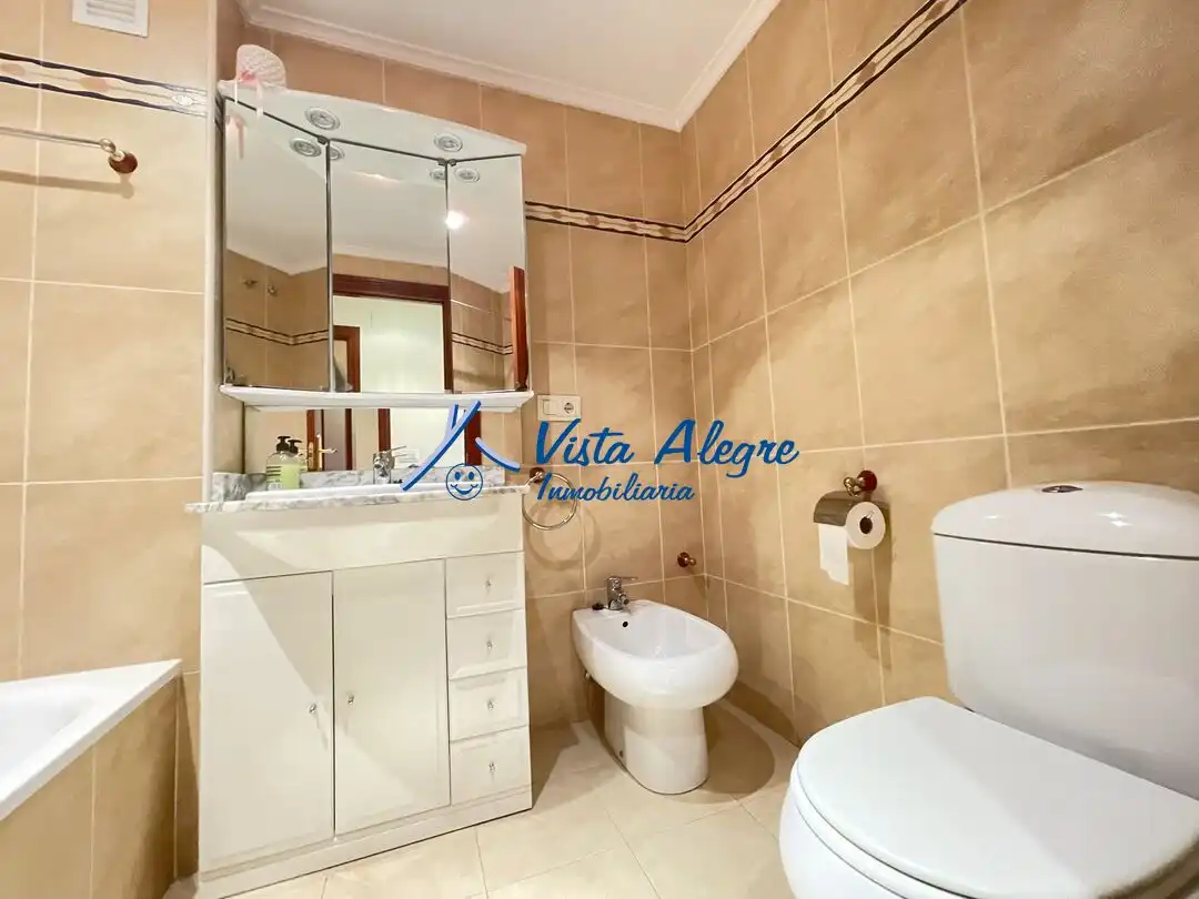 Bathroom of Flat for sale in Haro  with Air Conditioner, Heating and Parquet flooring