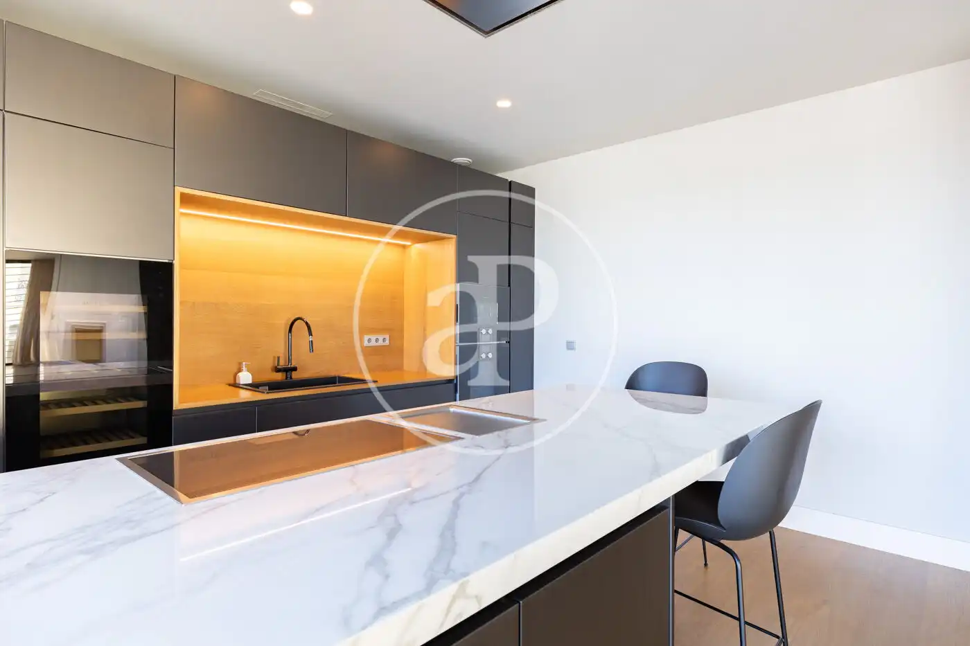 Cocina de Piso de alquiler en Barcelona con Aire acondicionado, Calefacción y Jardín privado