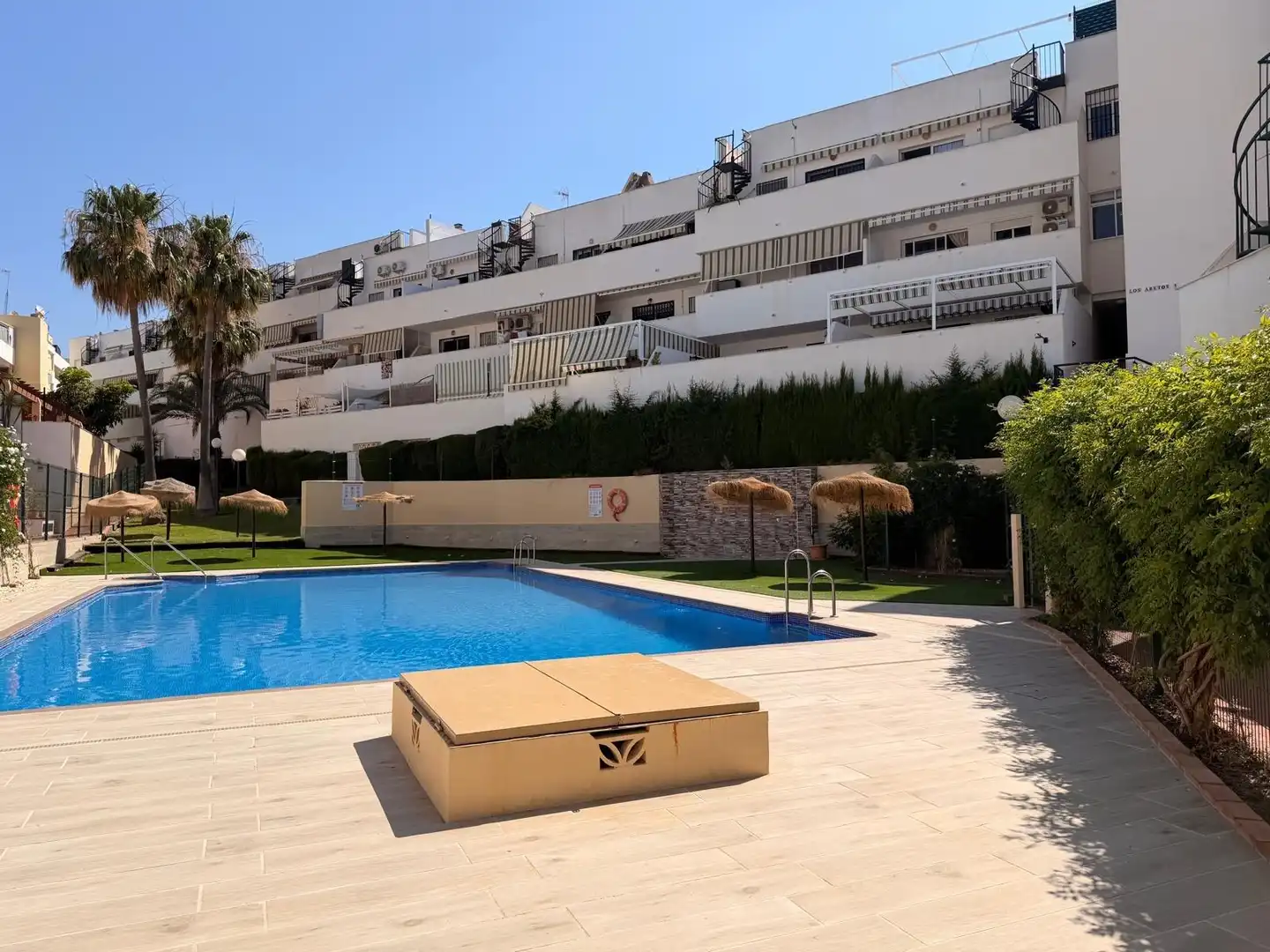 Swimming pool of Flat for rent in Benalmádena  with Air Conditioner, Heating and Private garden