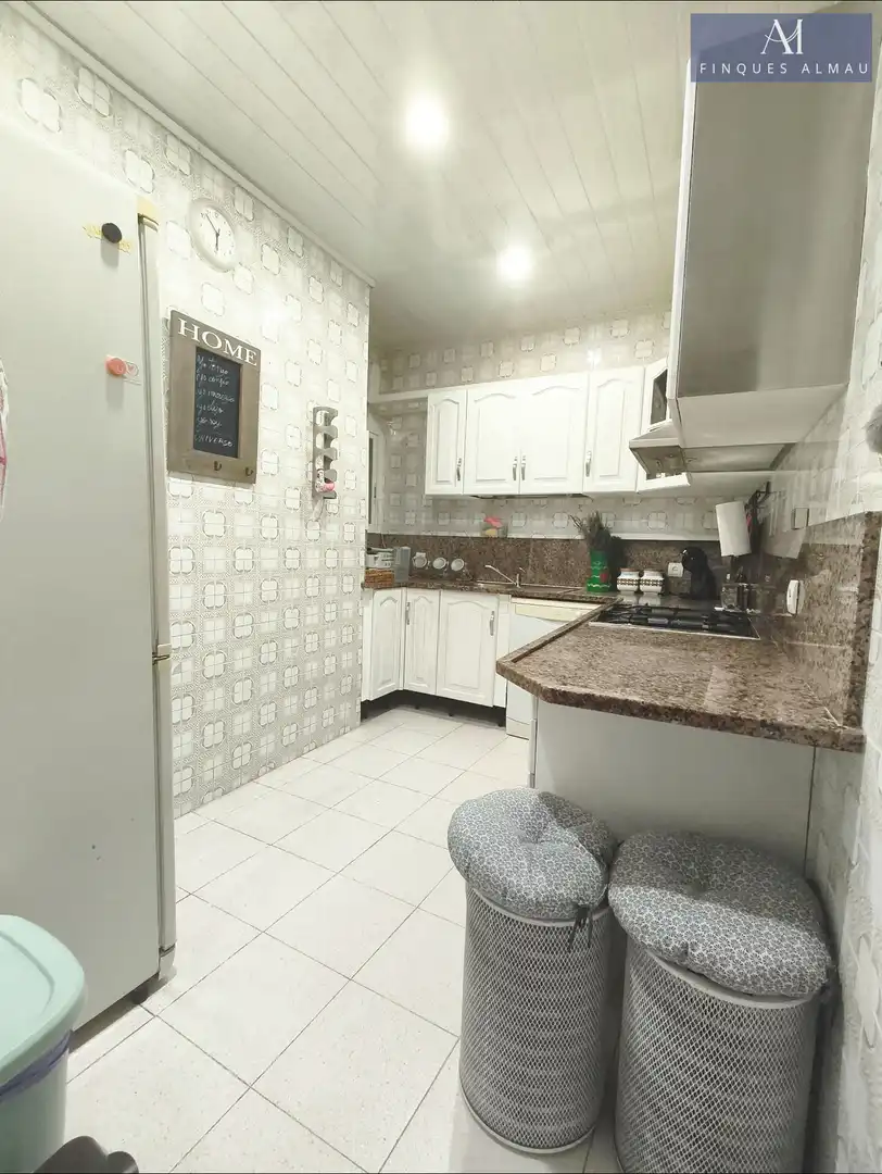 Piso en venta en Carrer ROGER DE LLURIA, 3, Les Roquetes