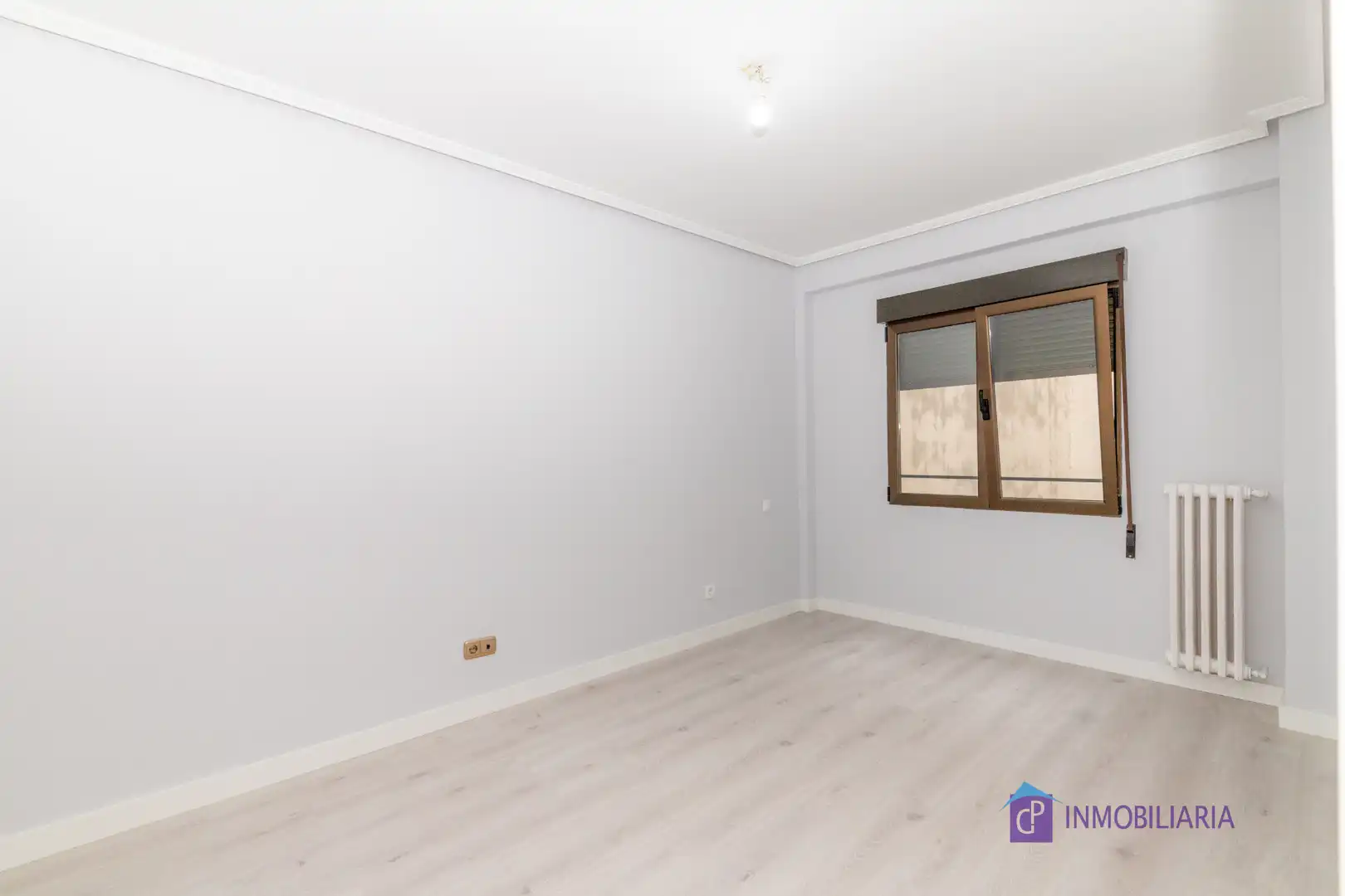 Flat for sale in Zaragoza  with Air Conditioner, Heating and Oven