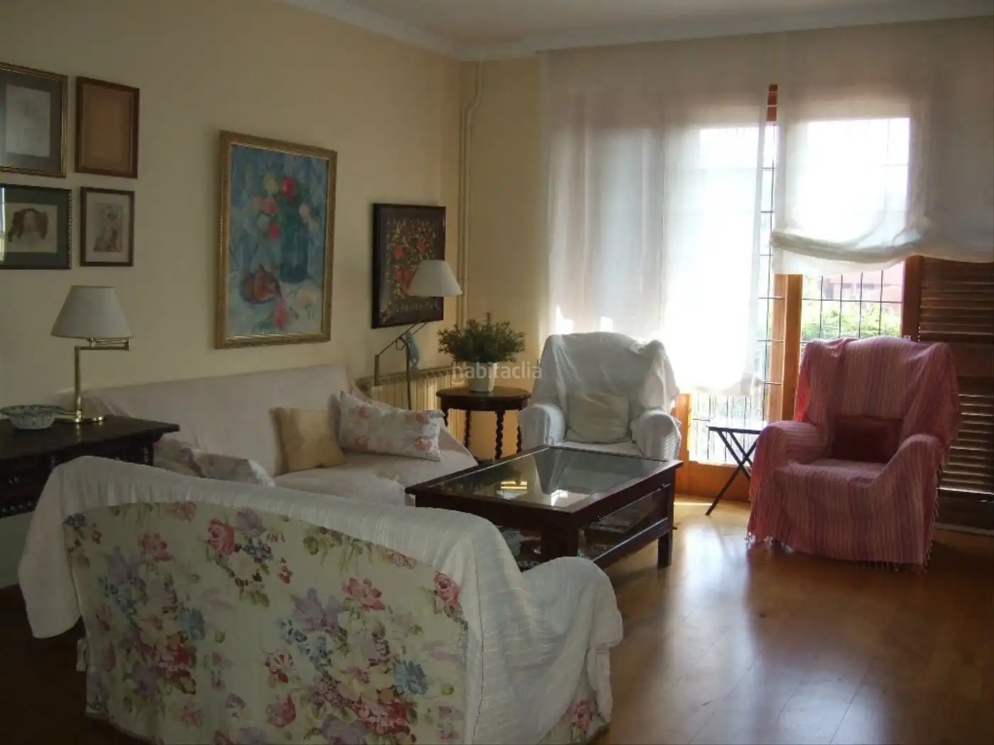 Sala d'estar de Casa o xalet en venda en Mataró amb Calefacció, Jardí privat i Terrassa