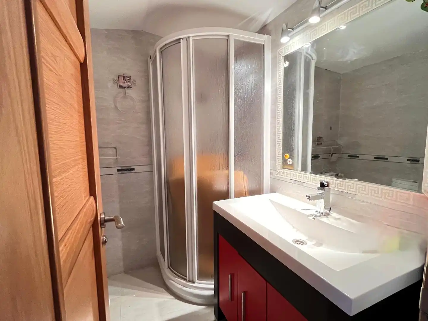 Badezimmer von Wohnung zum Verkauf in Los Navalmorales mit Klimaanlage und Heizung