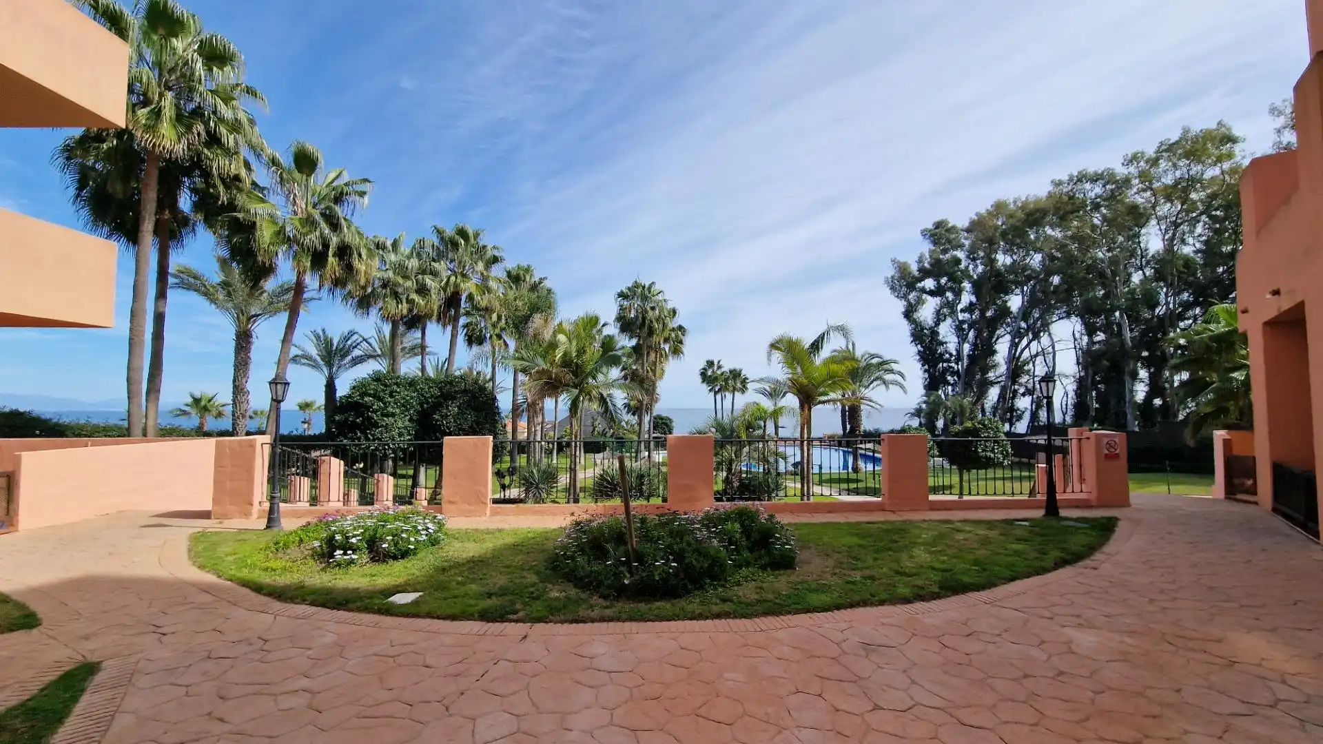 Jardín de Piso en venta en Manilva con Aire acondicionado, Terraza y Amueblado