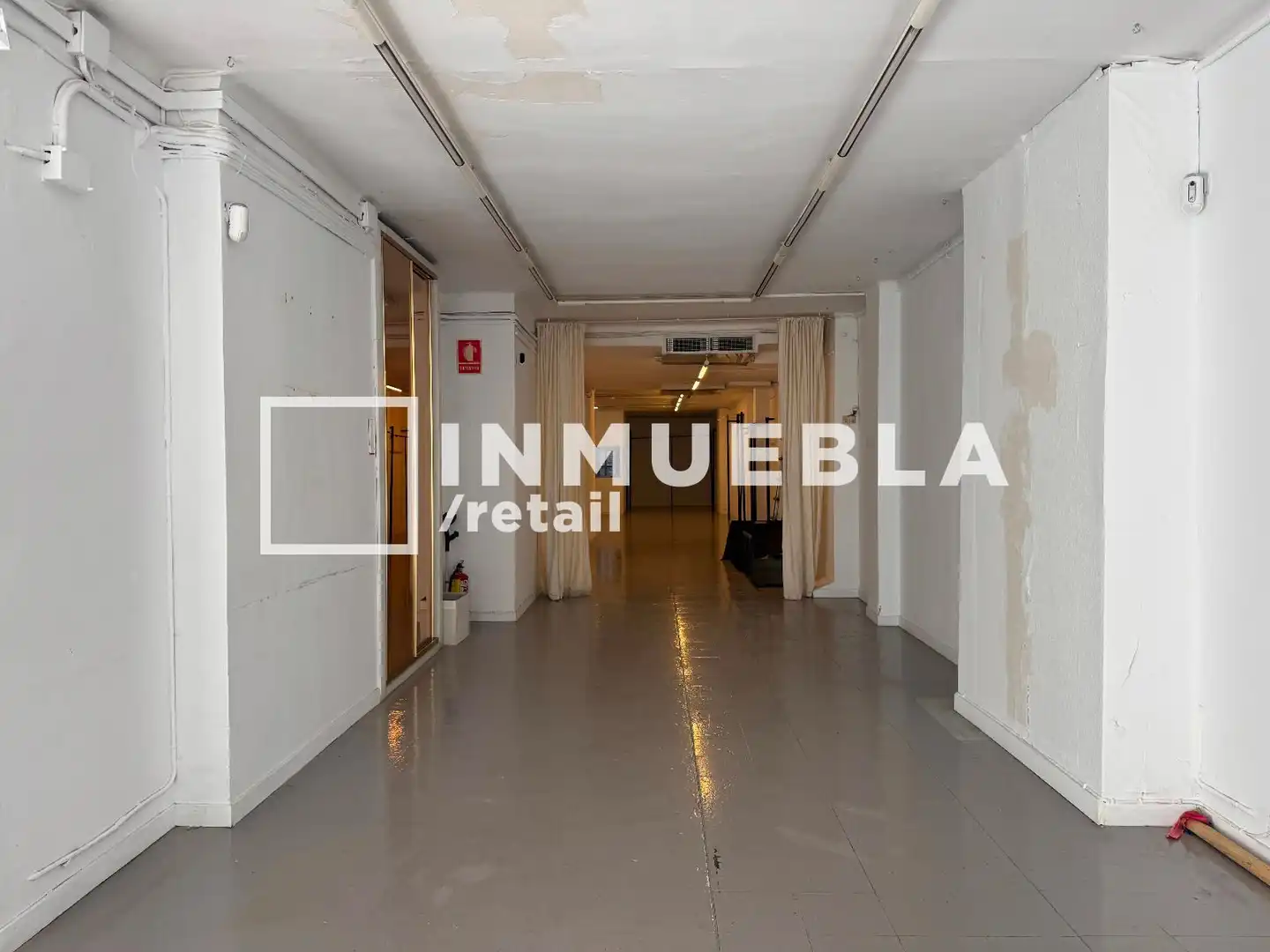 Local comercial de lloguer a Entença