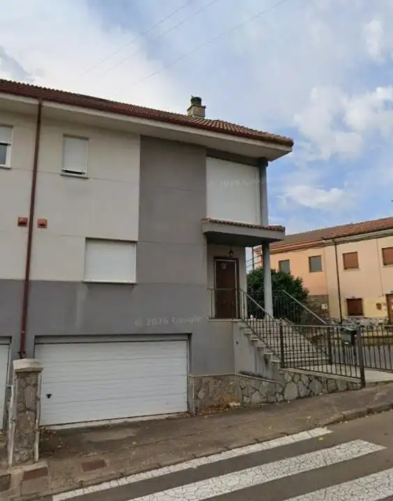 Vista exterior de Casa adosada en venta en Sariegos con Calefacción, Jardín privado y Terraza