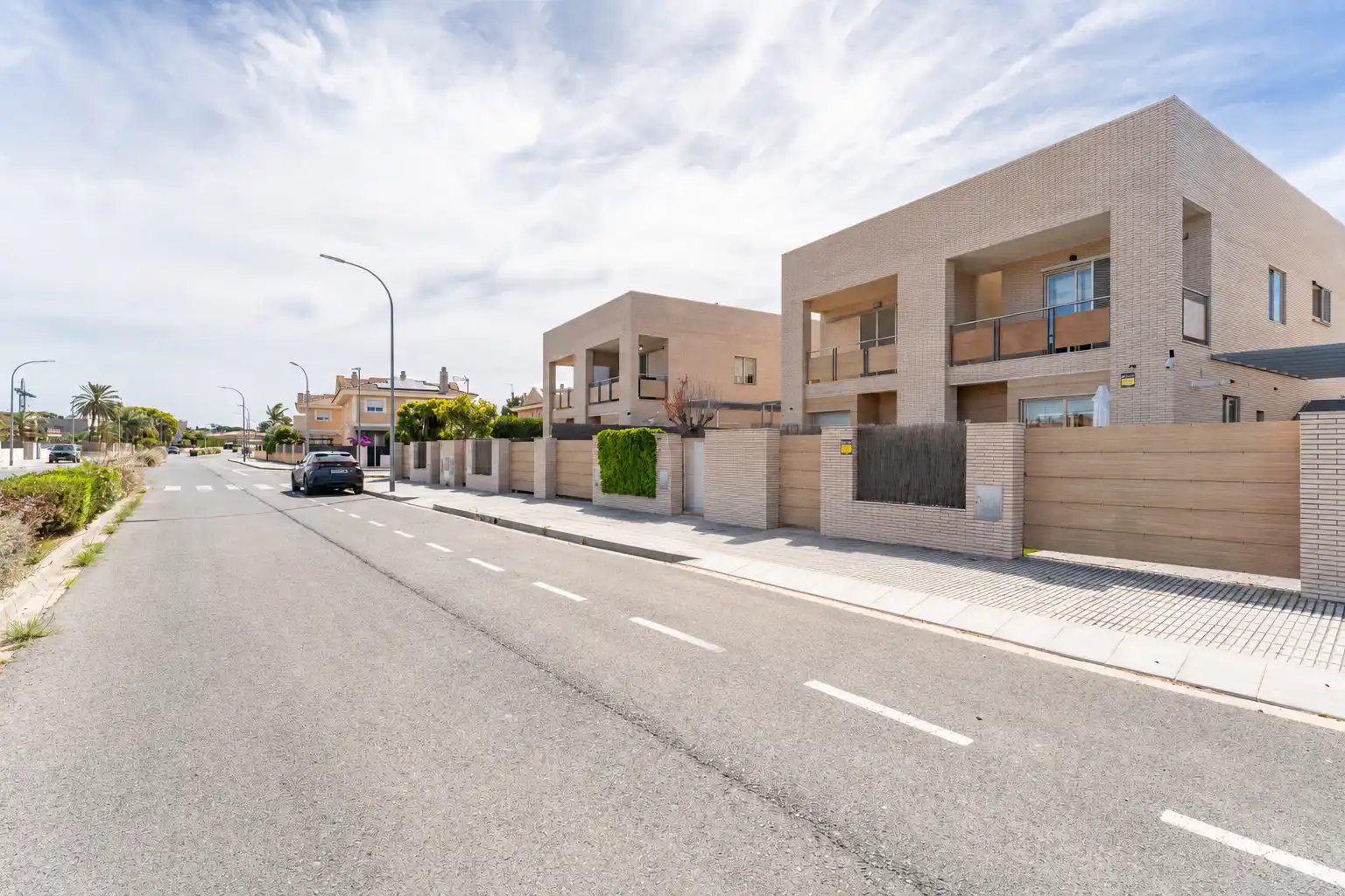 Vista exterior de Casa adosada en venda en Cambrils amb Calefacció, Jardí privat i Terrassa