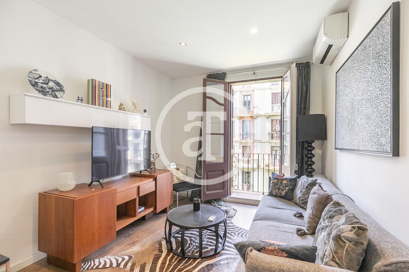 Living room of Flat for rent in  Barcelona Capital  with Air Conditioner, Heating and Furnished
