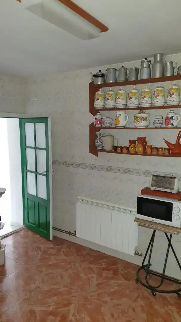 Cuina de Finca rústica en venda en Luna amb Moblat, Forn i Rentadora