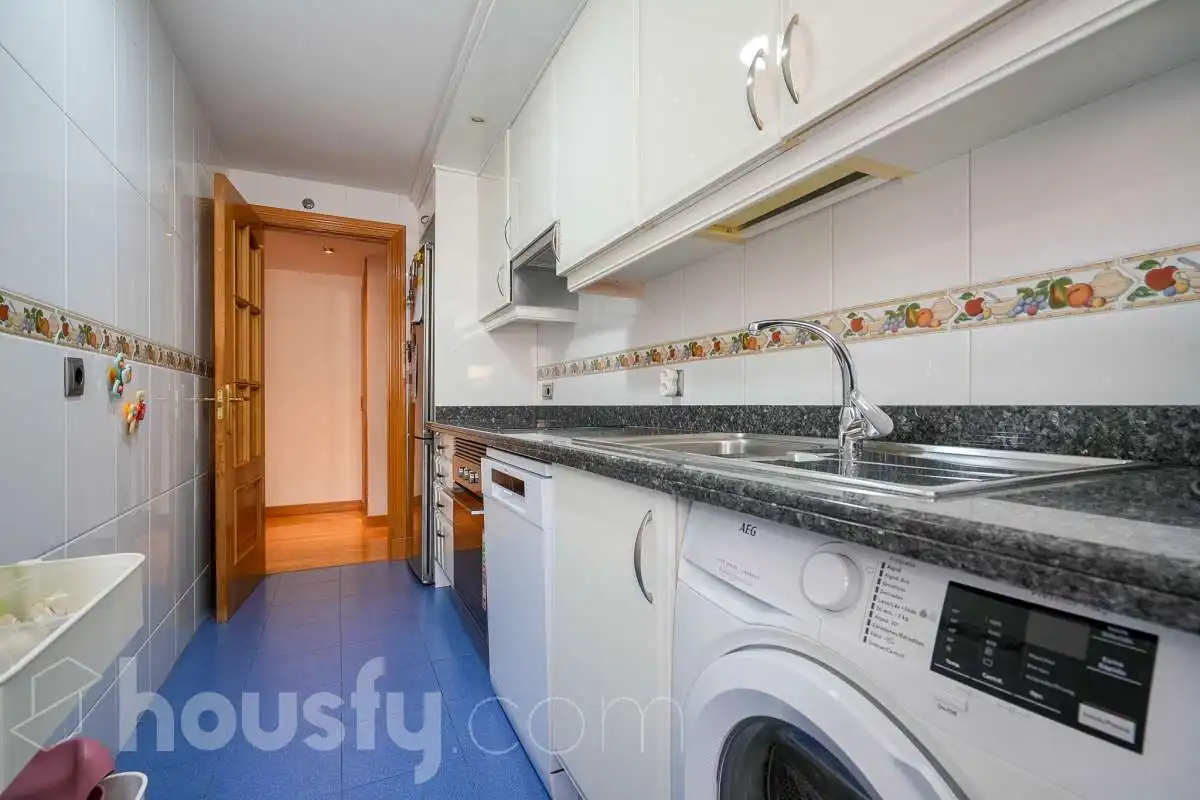 Cocina de Piso en venta en Madrid con Aire acondicionado, Calefacción y Jardín privado
