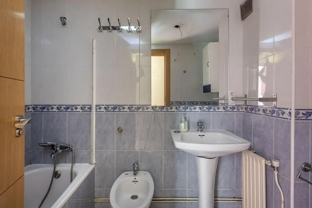 Piso en venta en Camino Bajo de Huétor, 19, Cervantes