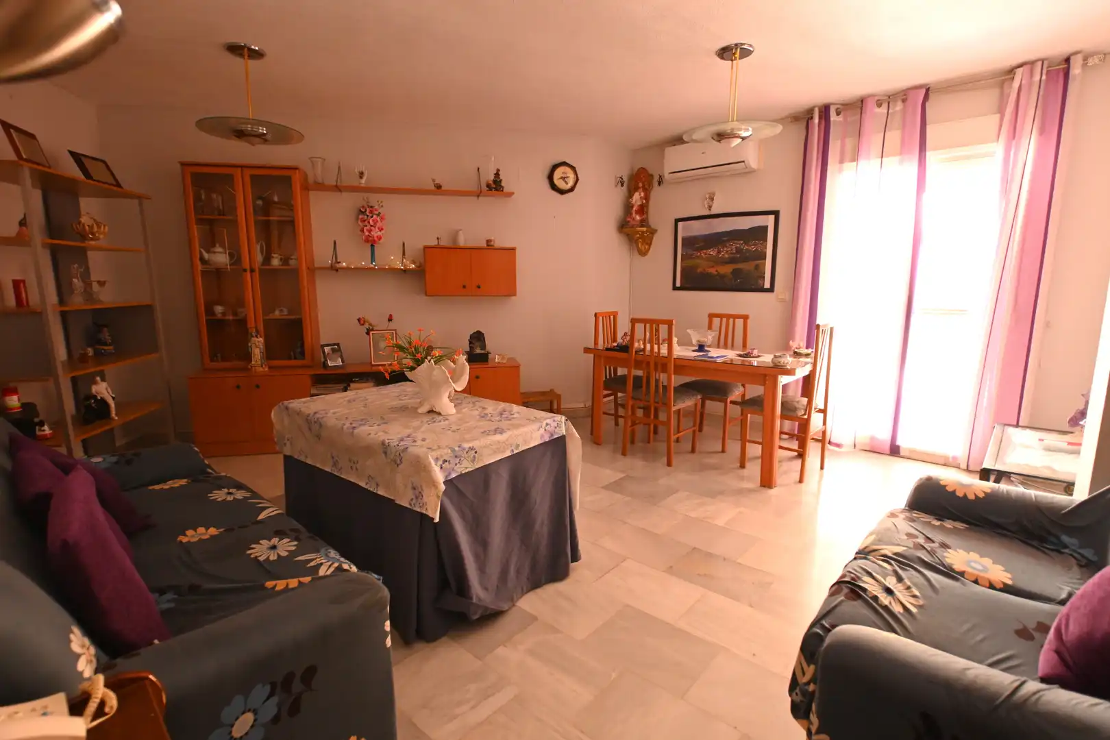 Sala d'estar de Pis en venda en Churriana de la Vega amb Aire condicionat i Terrassa